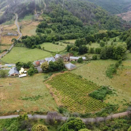 O Busto Aldea Rural, Horno 2 * A Pobra do Brollon