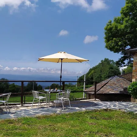 O Busto Aldea Rural, Horno 2 * A Pobra do Brollon